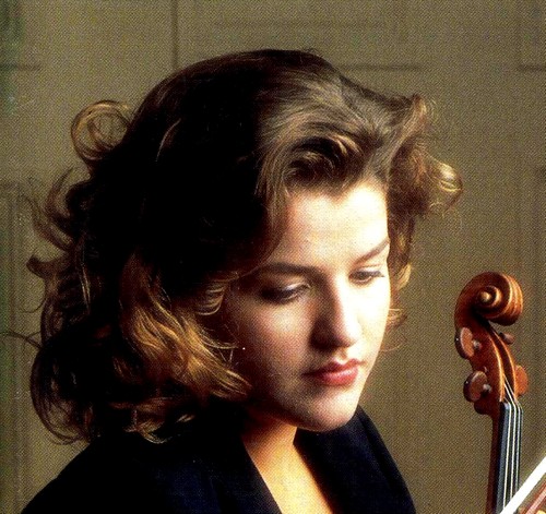 ANNE-SOPHIE MUTTER [http://photos.instantencore.com/94669/94669_75s.jpg]